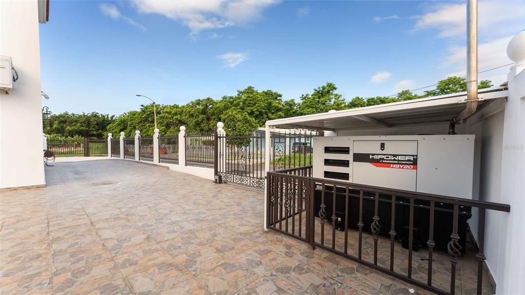 En Venta: $1,500,000 (4 camas, 3 baños, 3500 Pies cuadrados)