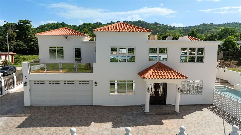 En Venta: $1,500,000 (4 camas, 3 baños, 3500 Pies cuadrados)