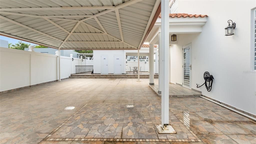 En Venta: $1,500,000 (4 camas, 3 baños, 3500 Pies cuadrados)