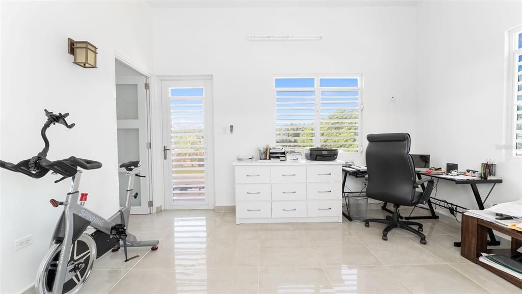 En Venta: $1,500,000 (4 camas, 3 baños, 3500 Pies cuadrados)