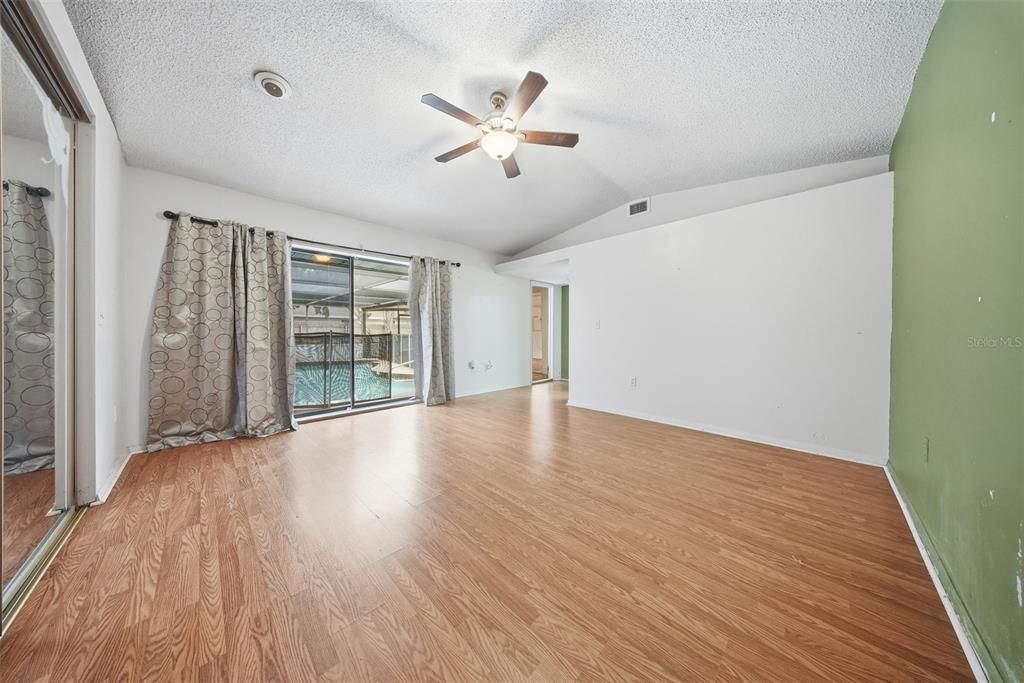 待售: $330,000 (3 贝兹, 3 浴室, 1576 平方英尺)