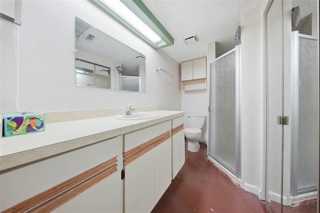 待售: $330,000 (3 贝兹, 3 浴室, 1576 平方英尺)