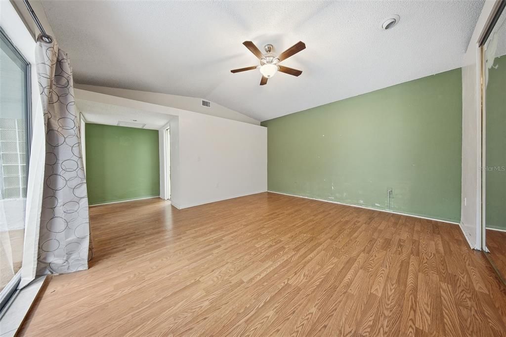 待售: $330,000 (3 贝兹, 3 浴室, 1576 平方英尺)