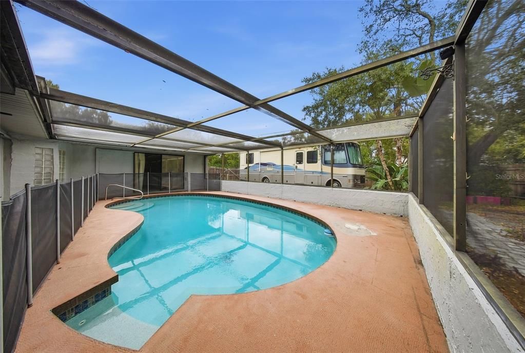 待售: $330,000 (3 贝兹, 3 浴室, 1576 平方英尺)