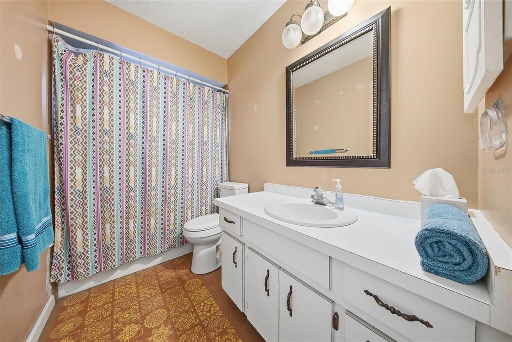 待售: $330,000 (3 贝兹, 3 浴室, 1576 平方英尺)