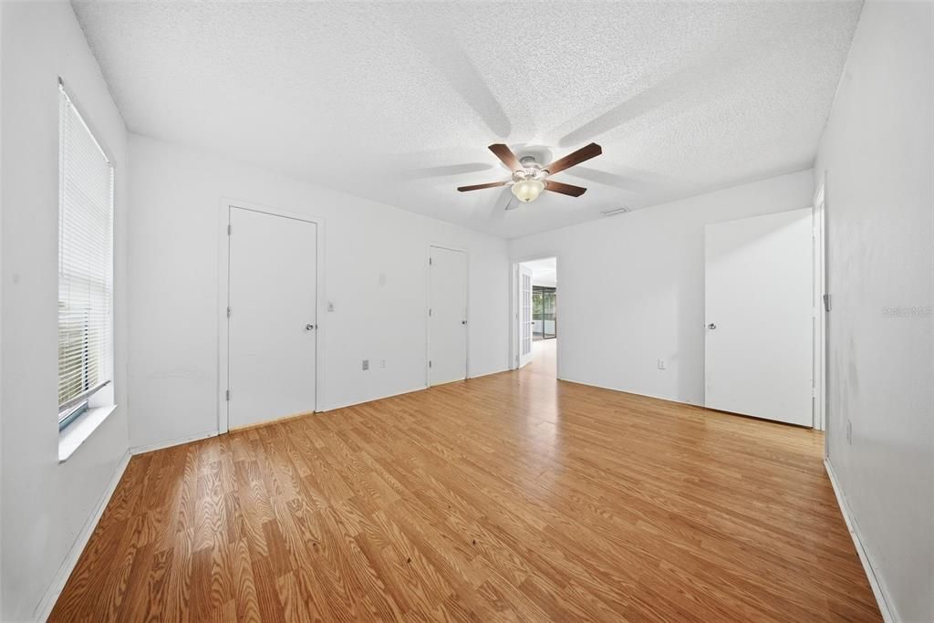 待售: $330,000 (3 贝兹, 3 浴室, 1576 平方英尺)