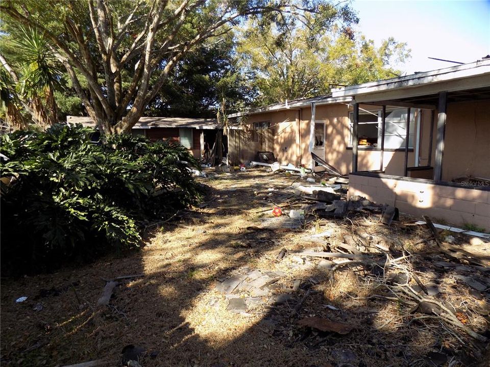 For Sale: $325,000 (4 beds, 2 baths, 1645 Square Feet)