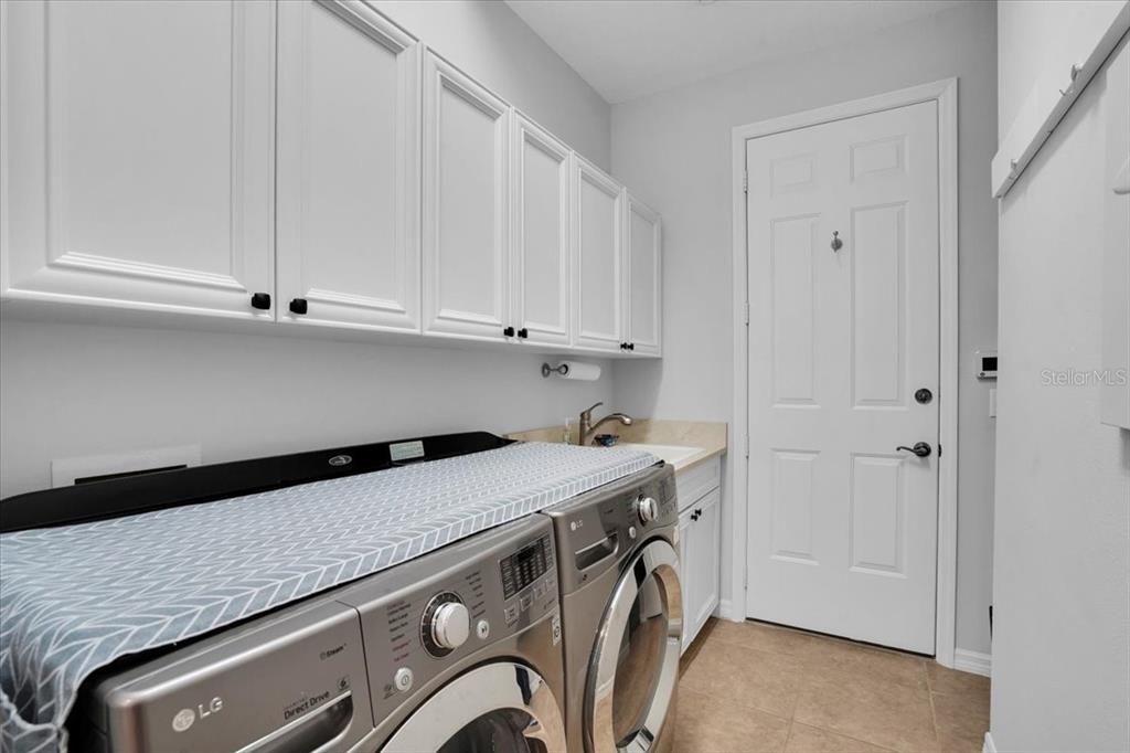 En Venta: $625,000 (3 camas, 2 baños, 2269 Pies cuadrados)