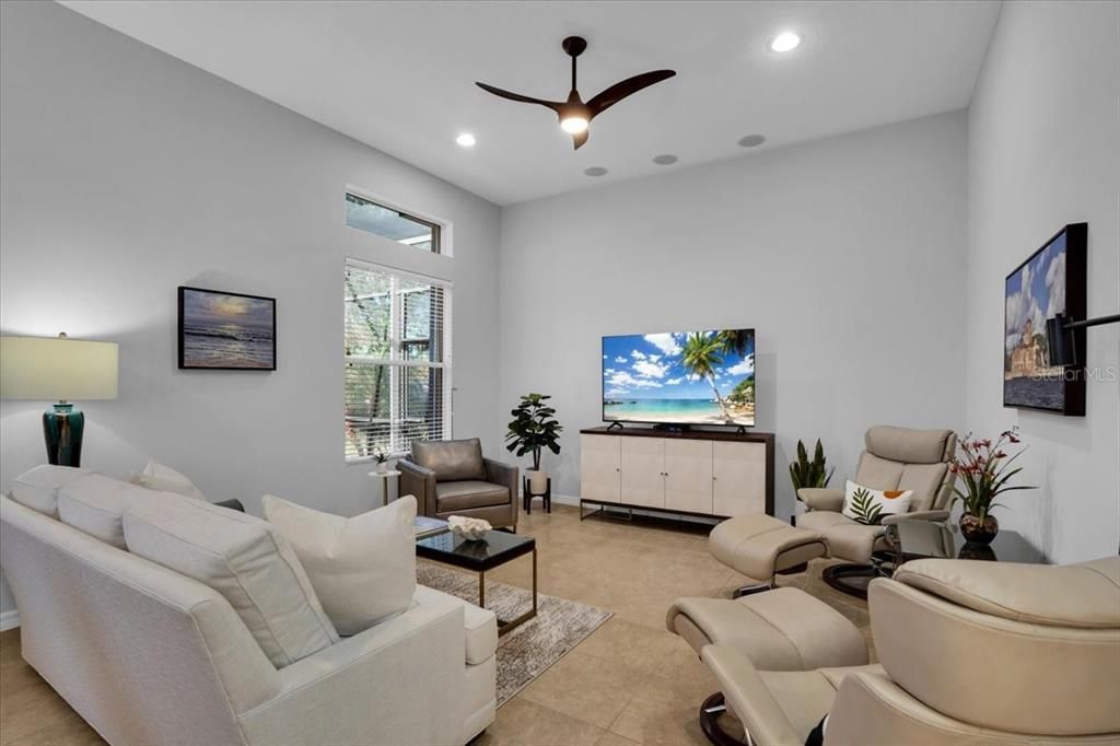 En Venta: $625,000 (3 camas, 2 baños, 2269 Pies cuadrados)