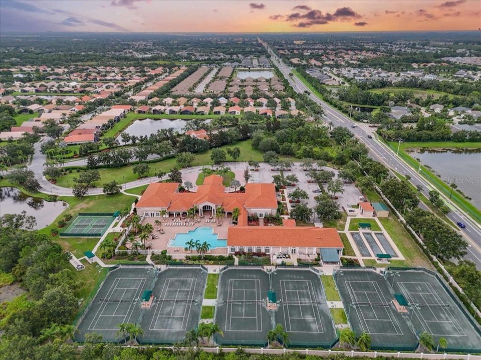 En Venta: $625,000 (3 camas, 2 baños, 2269 Pies cuadrados)