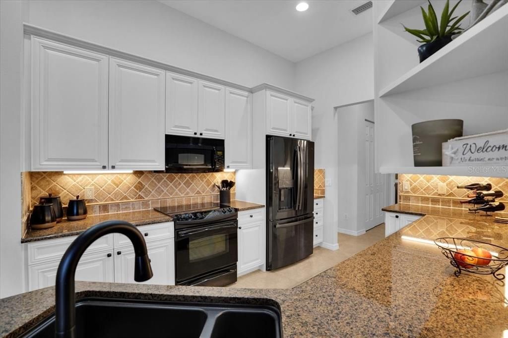 En Venta: $625,000 (3 camas, 2 baños, 2269 Pies cuadrados)