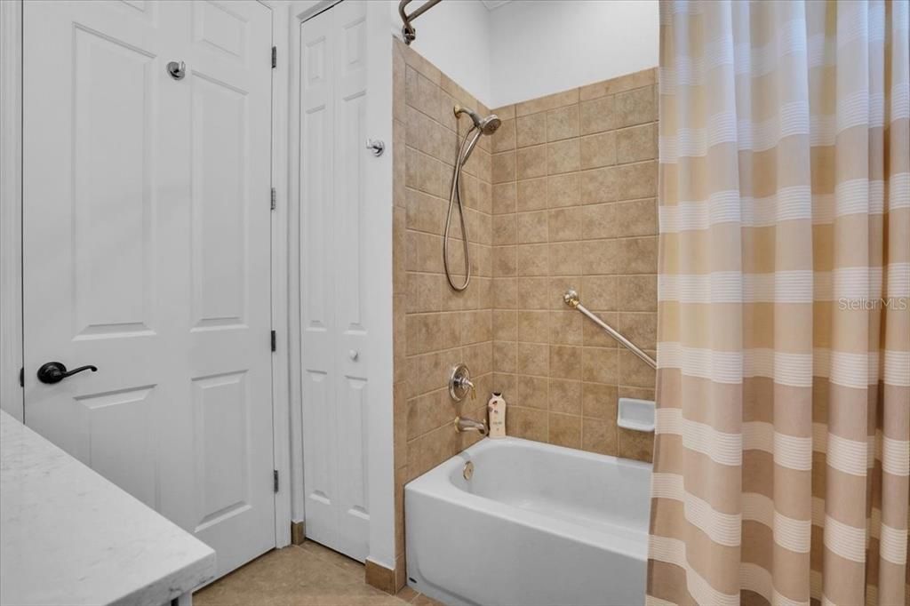 En Venta: $625,000 (3 camas, 2 baños, 2269 Pies cuadrados)