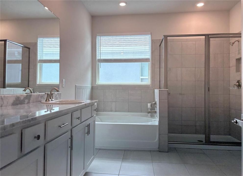 出租: $3,150 (4 贝兹, 3 浴室, 2537 平方英尺)