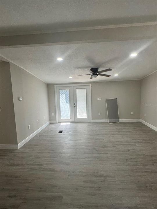 出租: $2,600 (5 贝兹, 2 浴室, 1680 平方英尺)