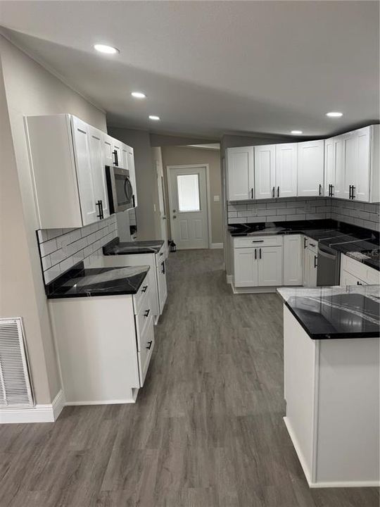 出租: $2,600 (5 贝兹, 2 浴室, 1680 平方英尺)