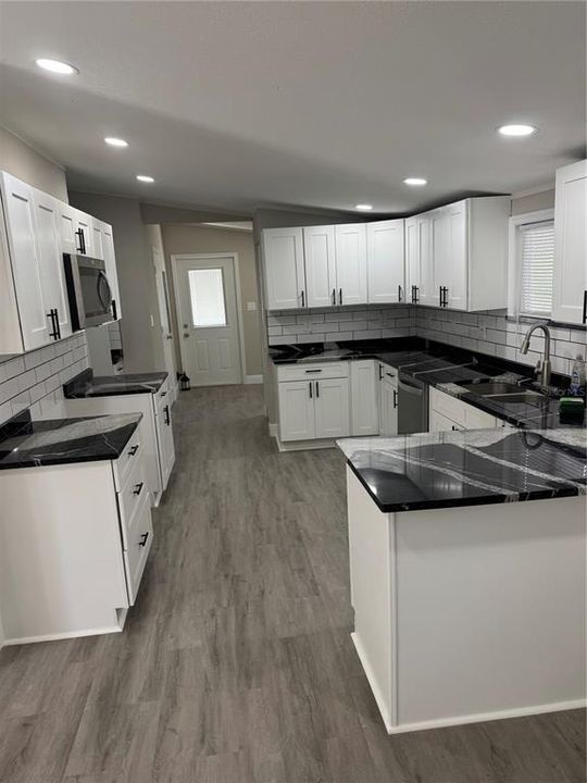 出租: $2,600 (5 贝兹, 2 浴室, 1680 平方英尺)