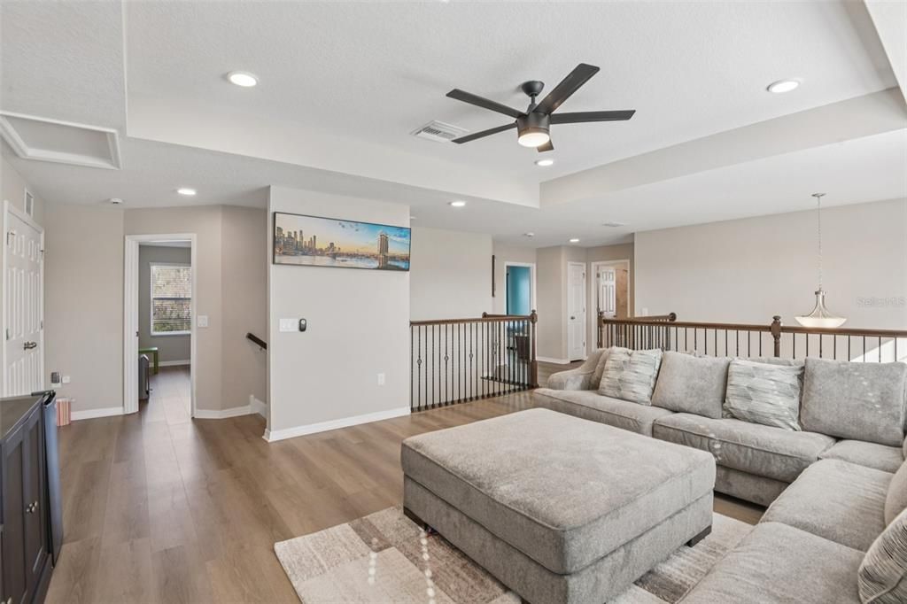 For Sale: $580,000 (5 beds, 3 baths, 3292 Square Feet)