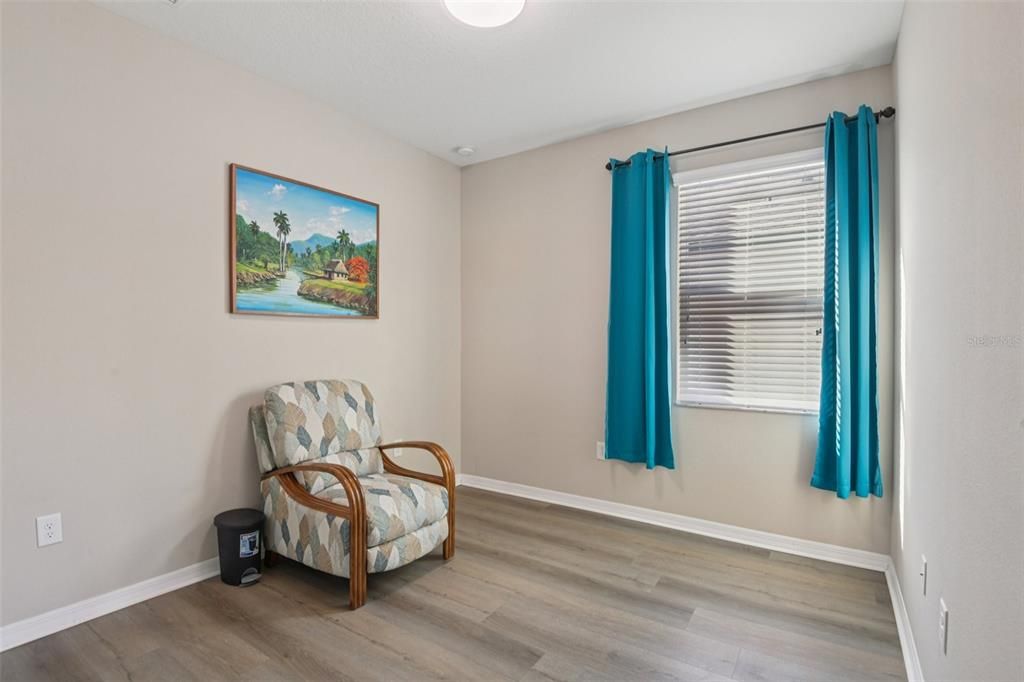 For Sale: $580,000 (5 beds, 3 baths, 3292 Square Feet)