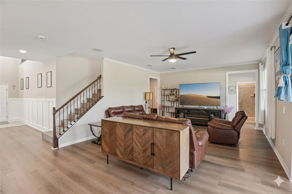 For Sale: $580,000 (5 beds, 3 baths, 3292 Square Feet)