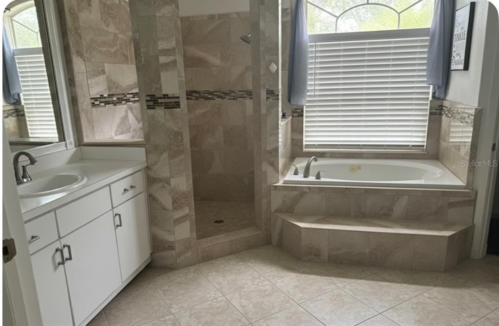 For Sale: $419,900 (4 beds, 3 baths, 2394 Square Feet)