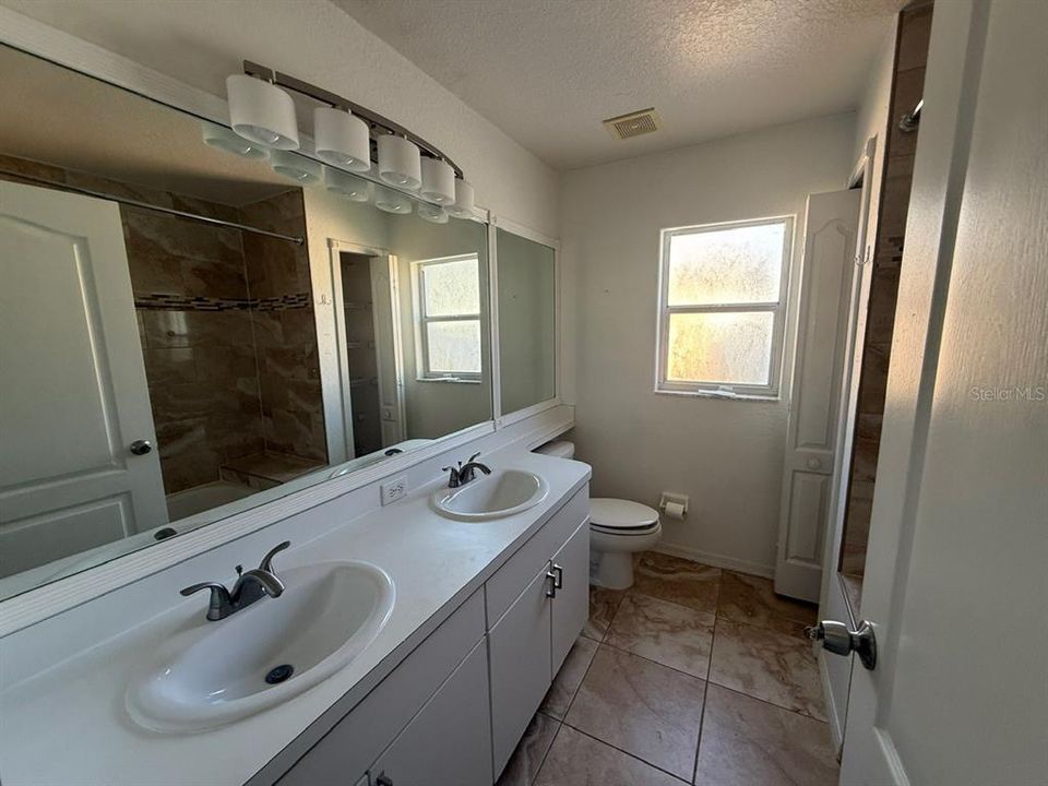 For Sale: $419,900 (4 beds, 3 baths, 2394 Square Feet)