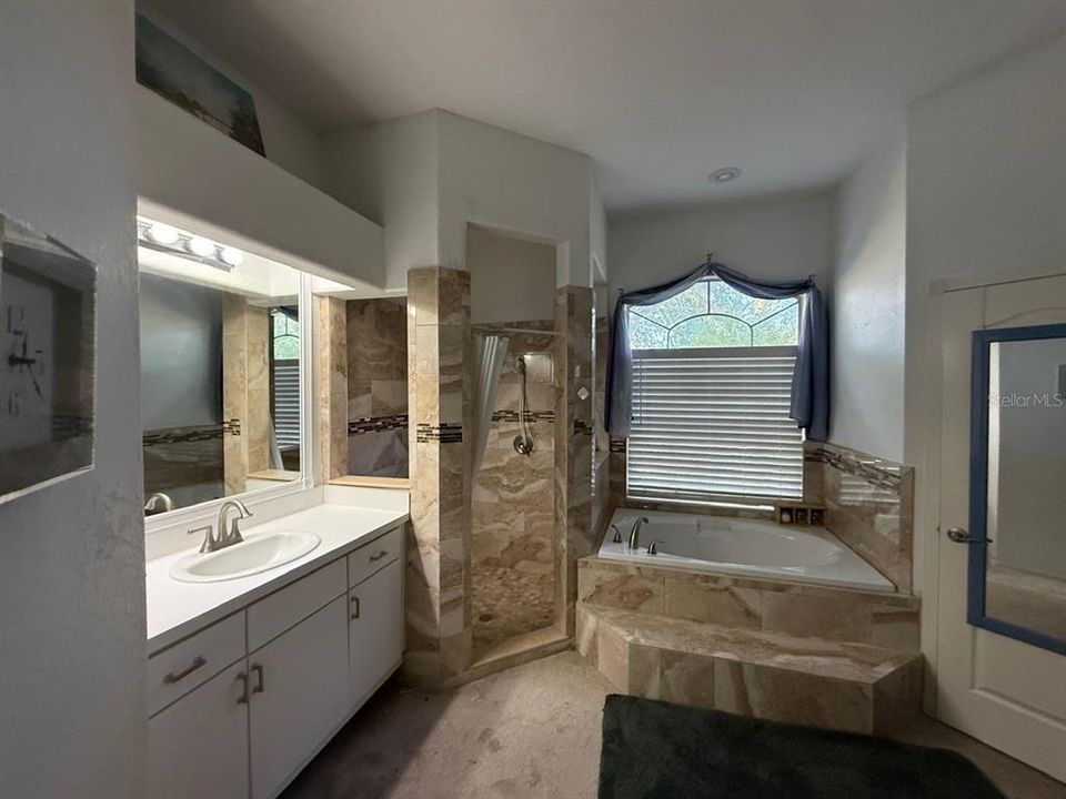 For Sale: $419,900 (4 beds, 3 baths, 2394 Square Feet)