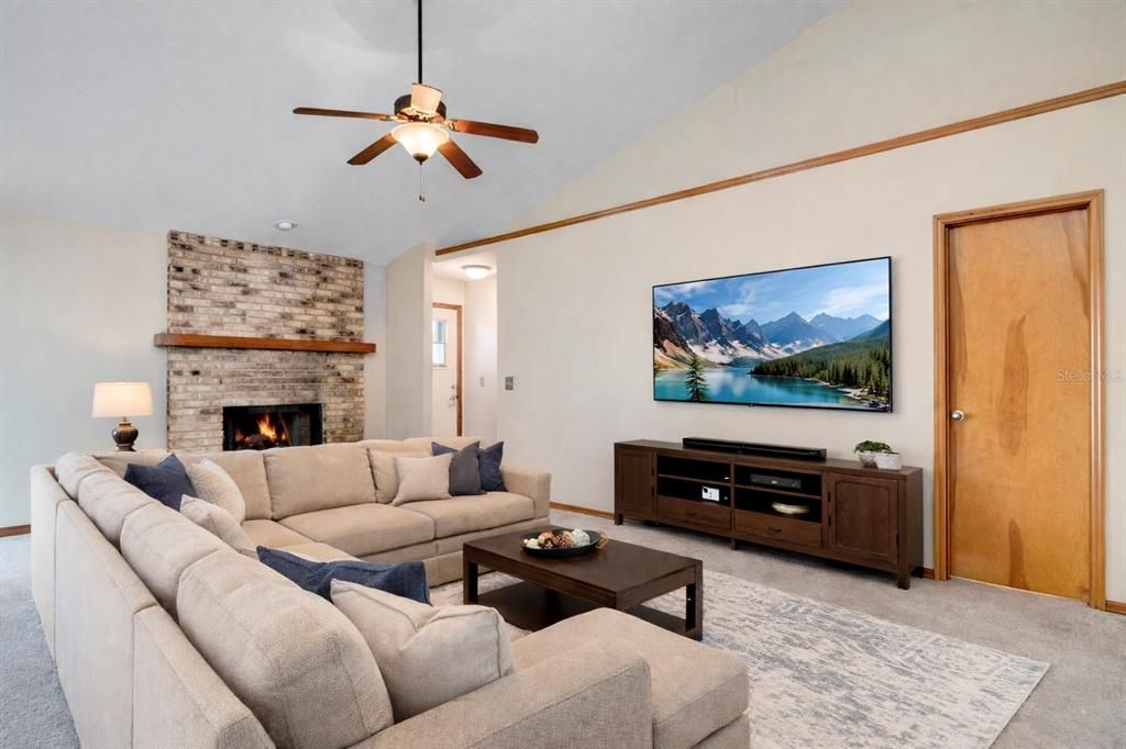 For Sale: $575,000 (3 beds, 2 baths, 2012 Square Feet)