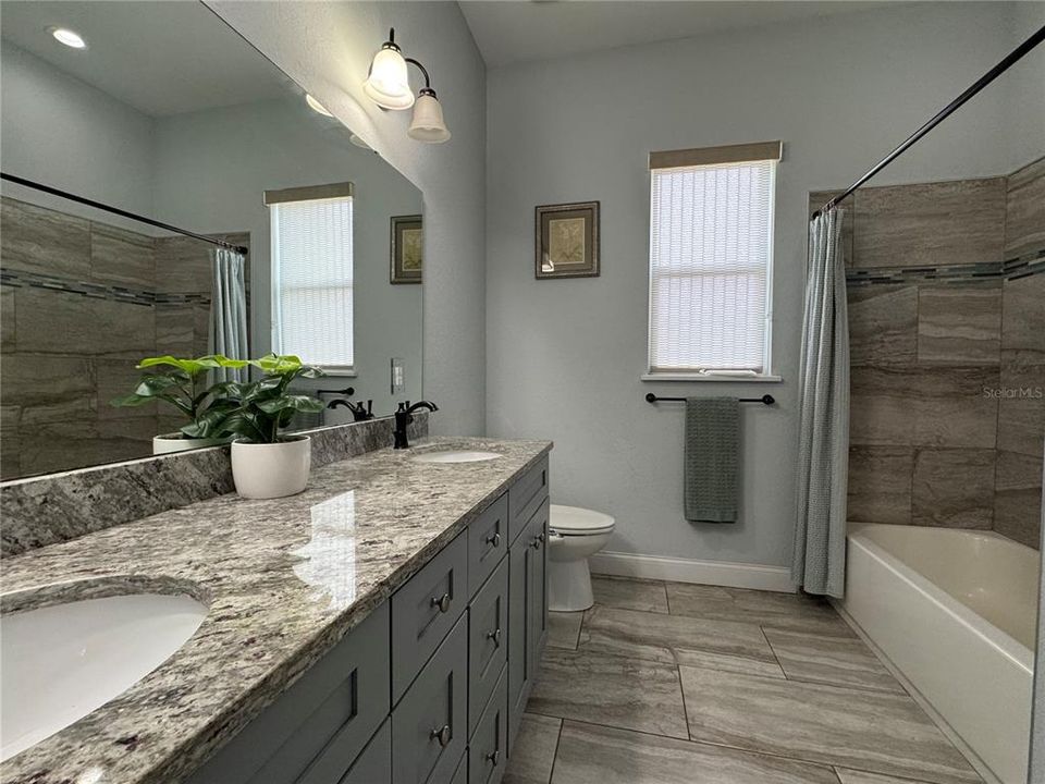 出租: $4,000 (4 贝兹, 4 浴室, 3330 平方英尺)