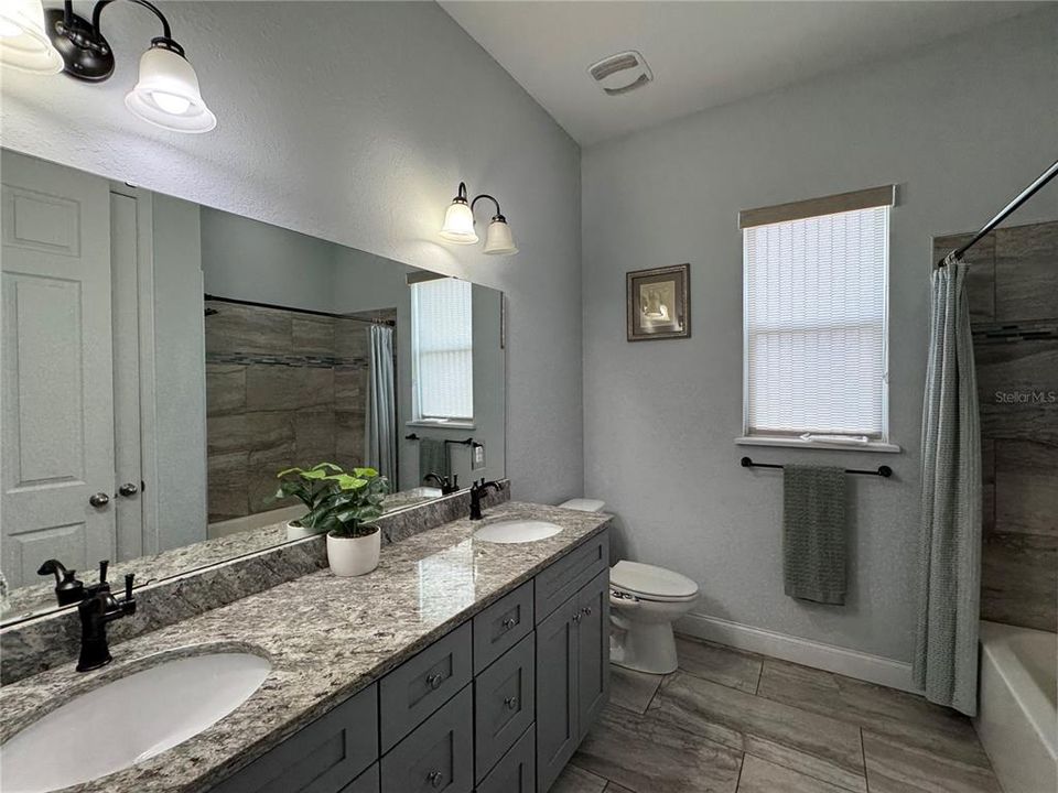 出租: $4,000 (4 贝兹, 4 浴室, 3330 平方英尺)