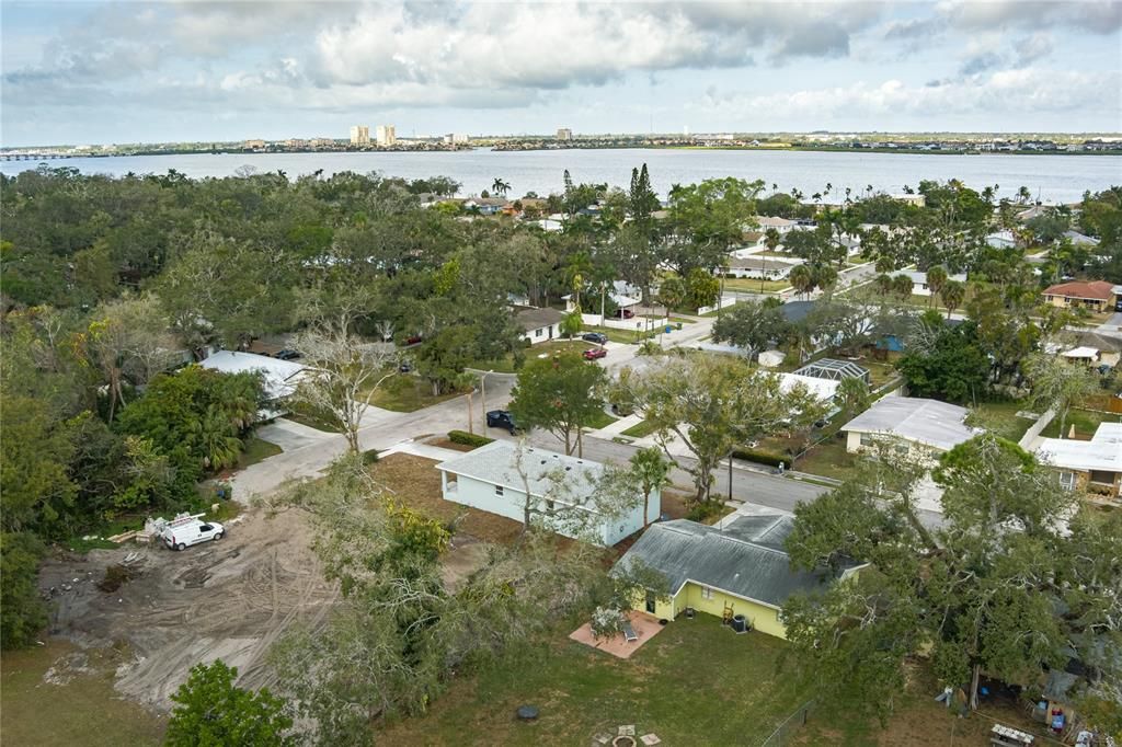 На продажу: $357,900 (3 спален, 2 ванн, 1335 Квадратных фут)