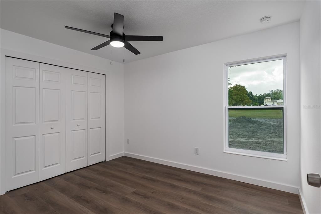 На продажу: $357,900 (3 спален, 2 ванн, 1335 Квадратных фут)