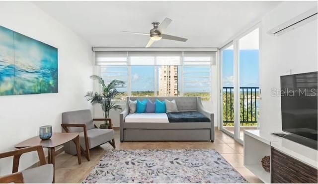 待售: $285,000 (1 贝兹, 1 浴室, 769 平方英尺)