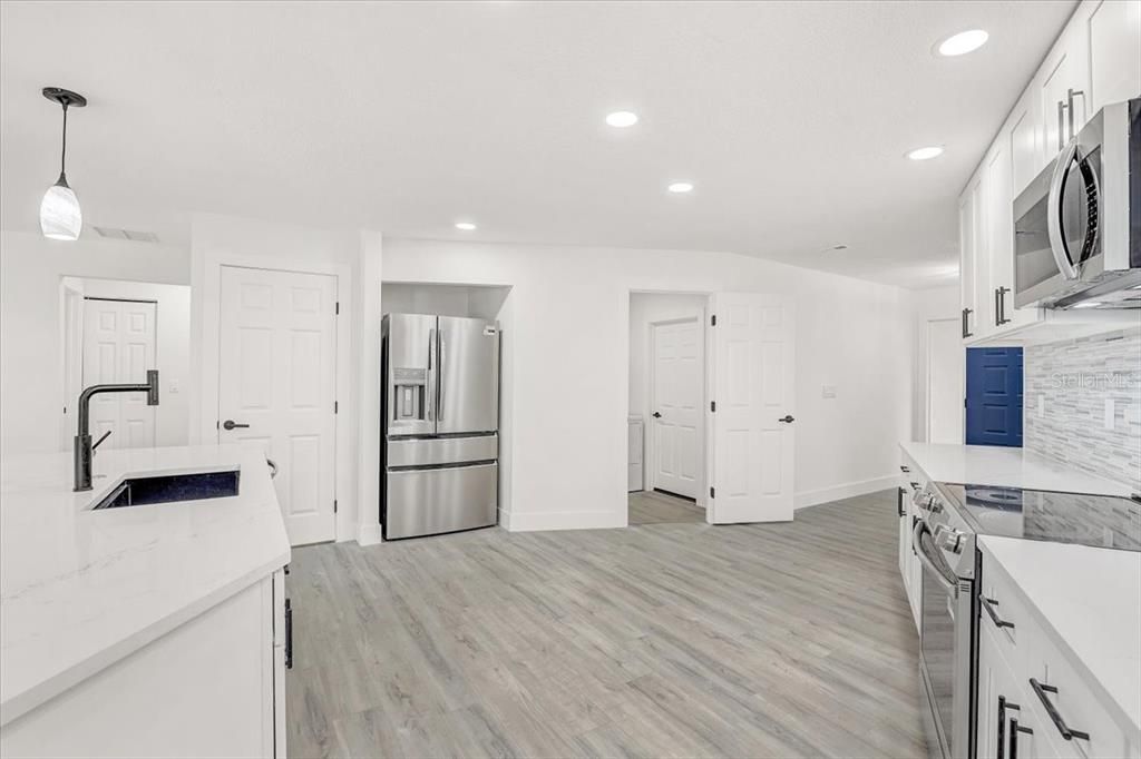 For Sale: $549,900 (3 beds, 2 baths, 1950 Square Feet)