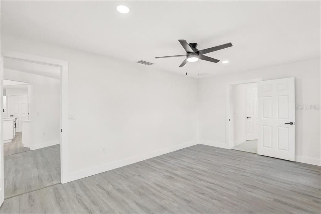 For Sale: $549,900 (3 beds, 2 baths, 1950 Square Feet)