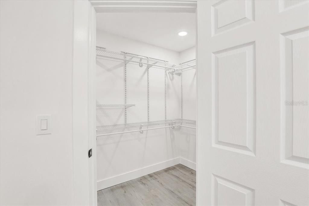 For Sale: $549,900 (3 beds, 2 baths, 1950 Square Feet)