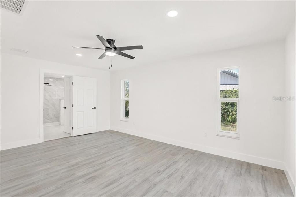 For Sale: $549,900 (3 beds, 2 baths, 1950 Square Feet)