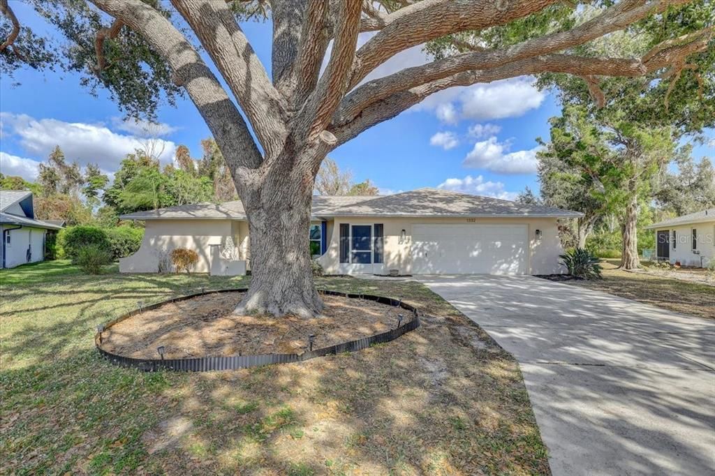 For Sale: $549,900 (3 beds, 2 baths, 1950 Square Feet)