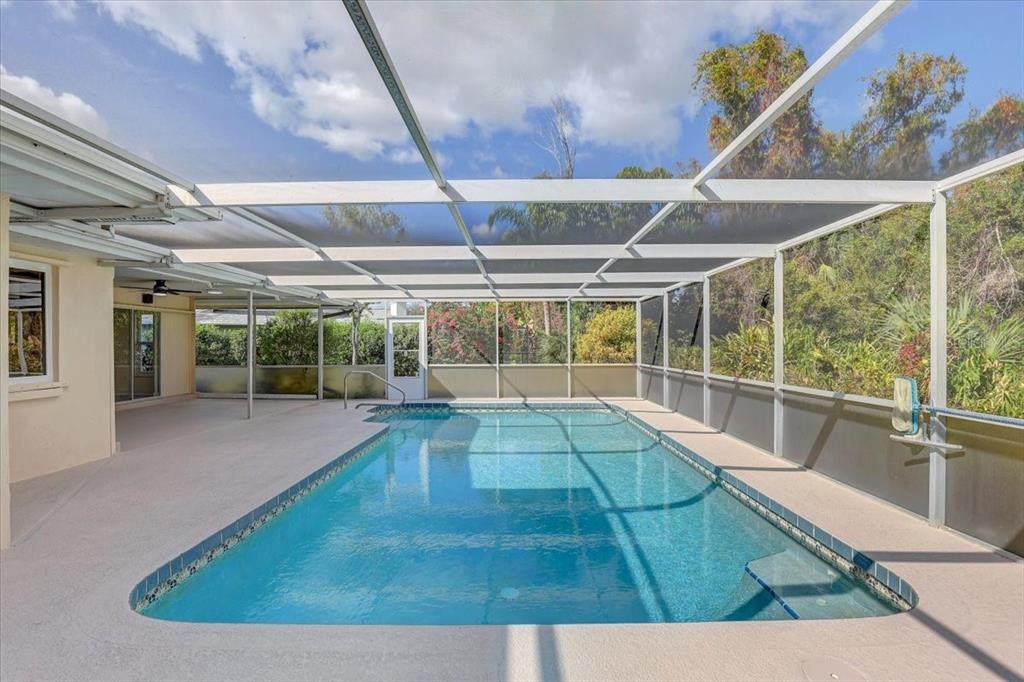 For Sale: $549,900 (3 beds, 2 baths, 1950 Square Feet)