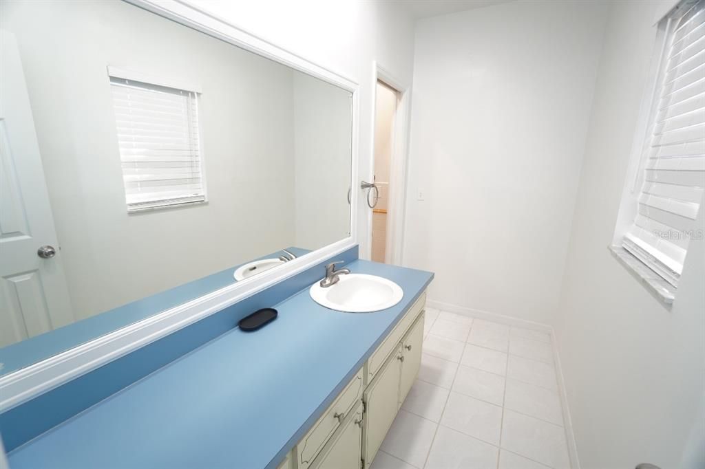 For Sale: $399,900 (3 beds, 2 baths, 2276 Square Feet)