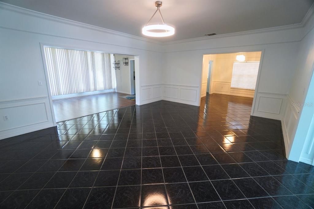 For Sale: $399,900 (3 beds, 2 baths, 2276 Square Feet)