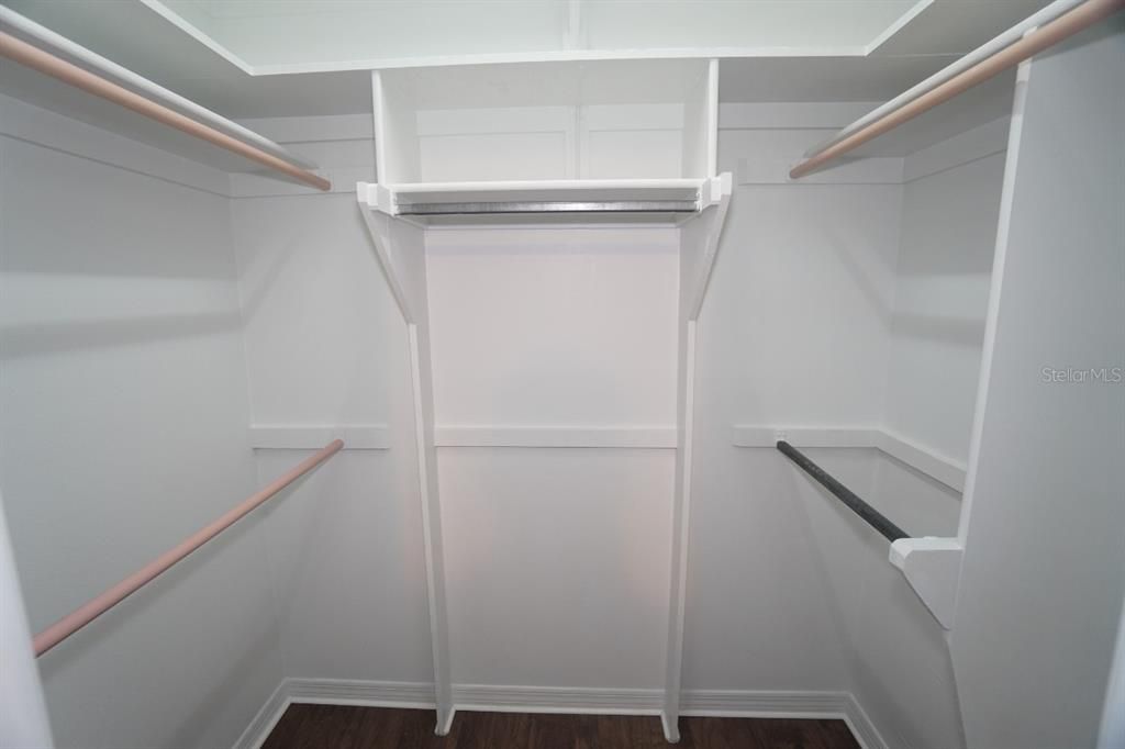 For Sale: $399,900 (3 beds, 2 baths, 2276 Square Feet)