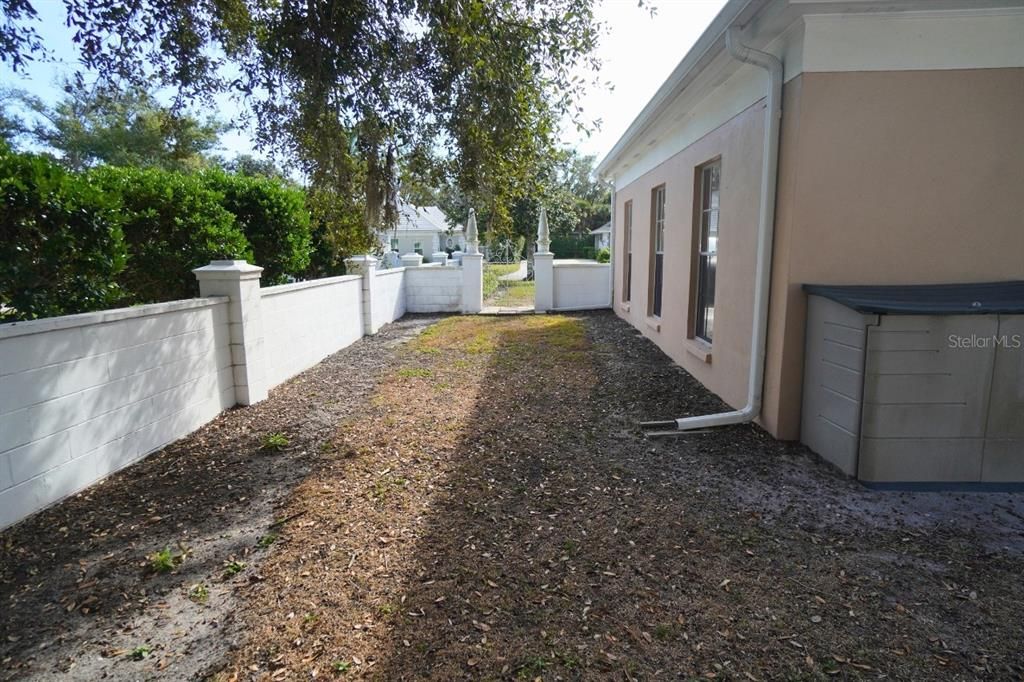 For Sale: $399,900 (3 beds, 2 baths, 2276 Square Feet)