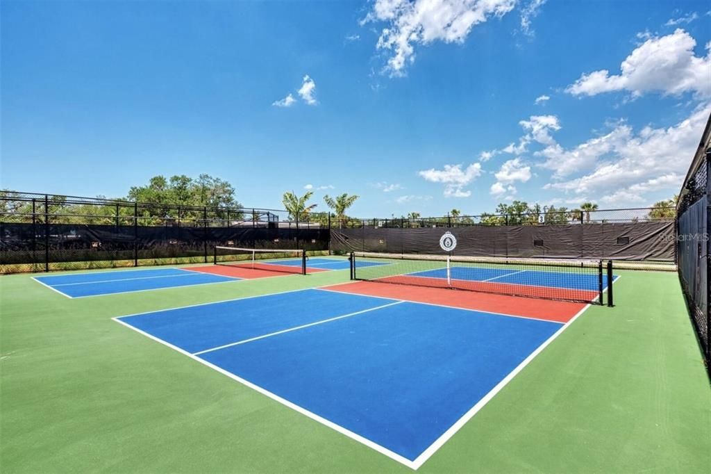 For Sale: $399,900 (3 beds, 2 baths, 2276 Square Feet)