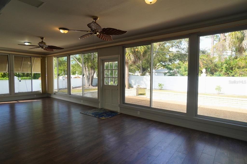 For Sale: $399,900 (3 beds, 2 baths, 2276 Square Feet)