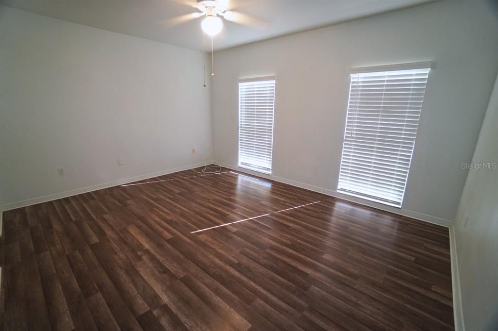 For Sale: $399,900 (3 beds, 2 baths, 2276 Square Feet)