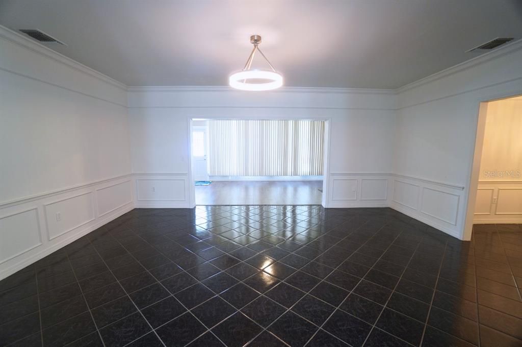 For Sale: $399,900 (3 beds, 2 baths, 2276 Square Feet)