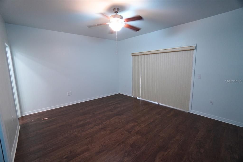 For Sale: $399,900 (3 beds, 2 baths, 2276 Square Feet)