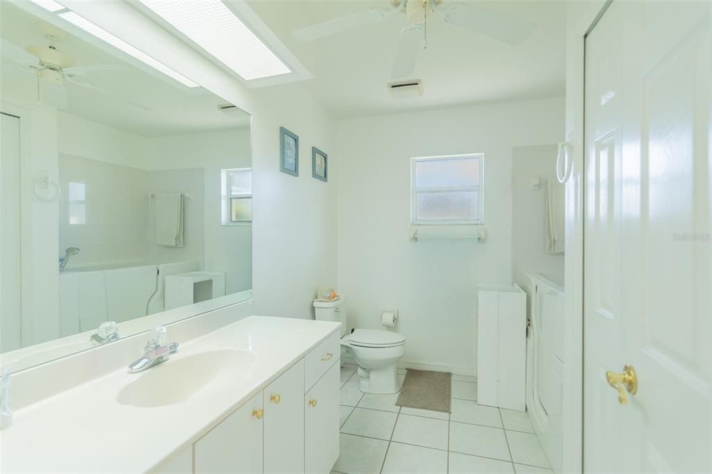 Active With Contract: $289,990 (3 beds, 2 baths, 1936 Square Feet)