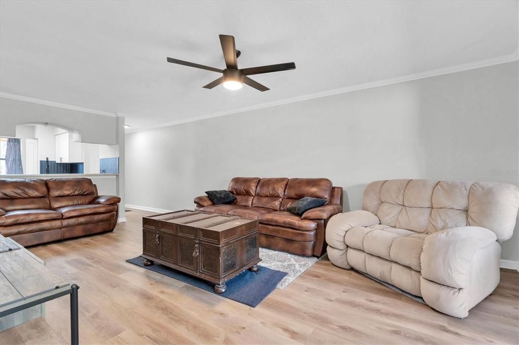 En Venta: $165,000 (2 camas, 2 baños, 901 Pies cuadrados)