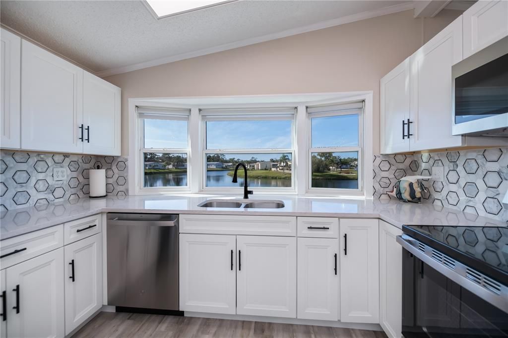 На продажу: $250,000 (2 спален, 2 ванн, 1248 Квадратных фут)